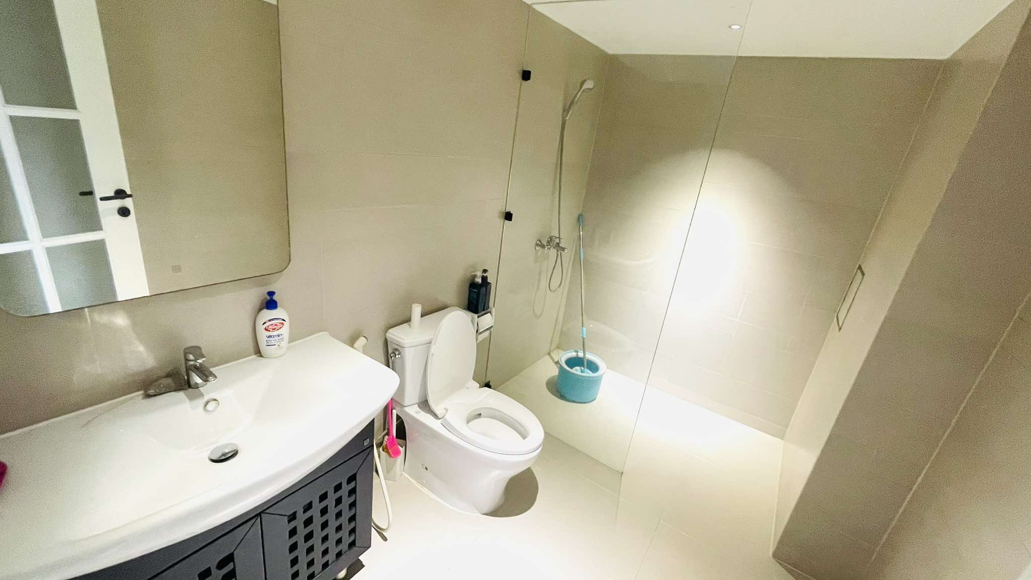 MẶT TIỀN NGUYỄN VĂN THỦ Q1 - NHÀ 5 TẦNG 124m2 (8.5×15) - MỚI XÂY DỰNG 10 TỶ 15