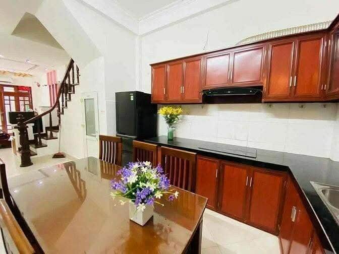 Cho thuê nhà gần 523 Vũ Tông Phan - Khương Đình - Thanh Xuân 36m x 4T, 5 NGỦ giá 17.5tr 2