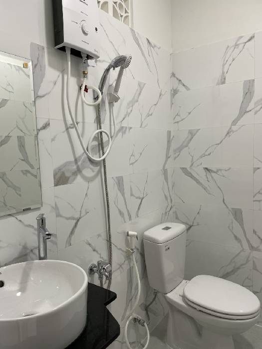 Bán nhà mặt tiền Phạm Văn Bạch-ngang 4m-ngay chơ-sổ vuông-buôn bán tấp nập 4