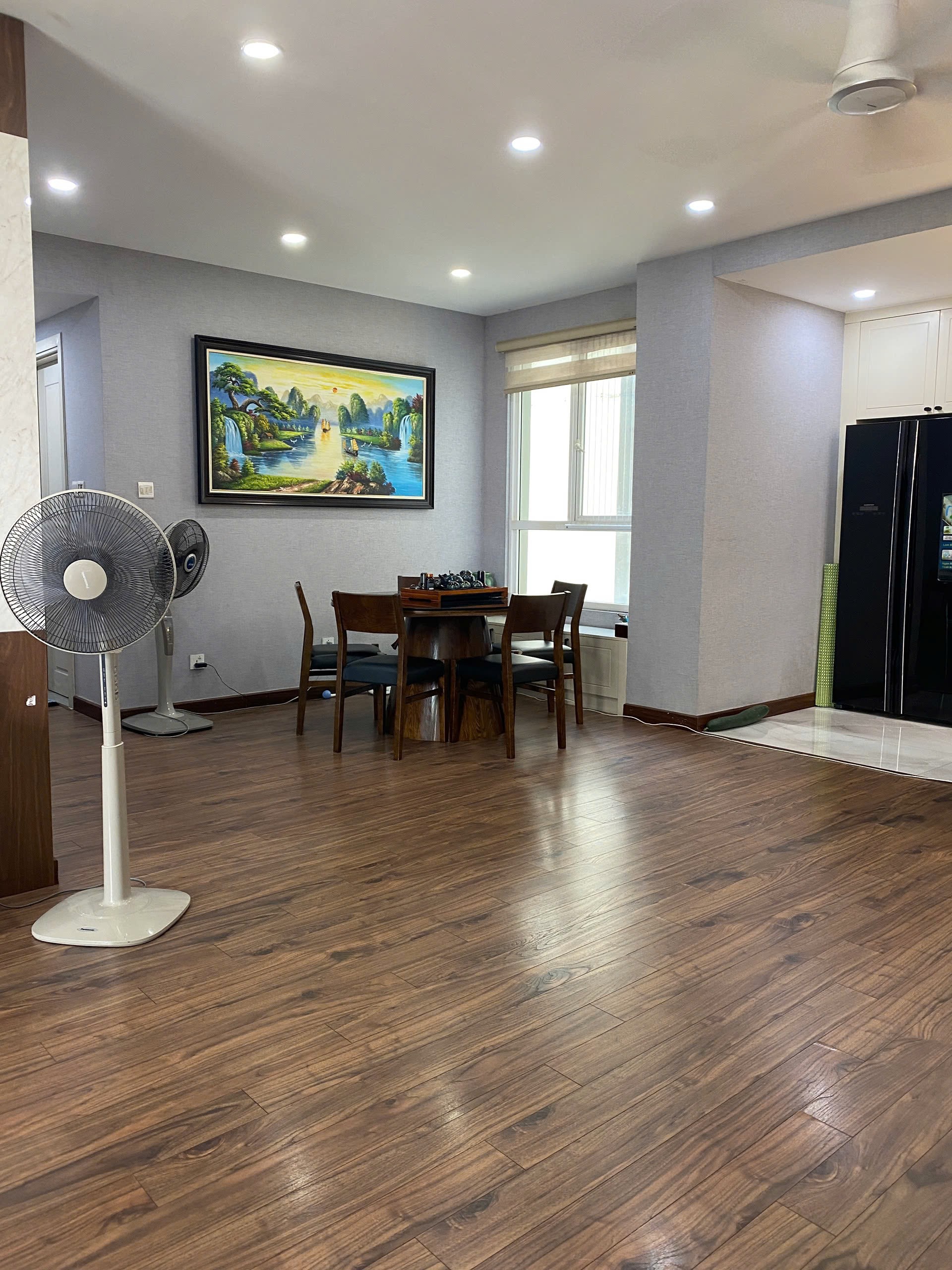 BÁN GẤP căn 3PN Seasons Avenue - 117m2 - FULL ĐỒ giá 7.x tỷ 3