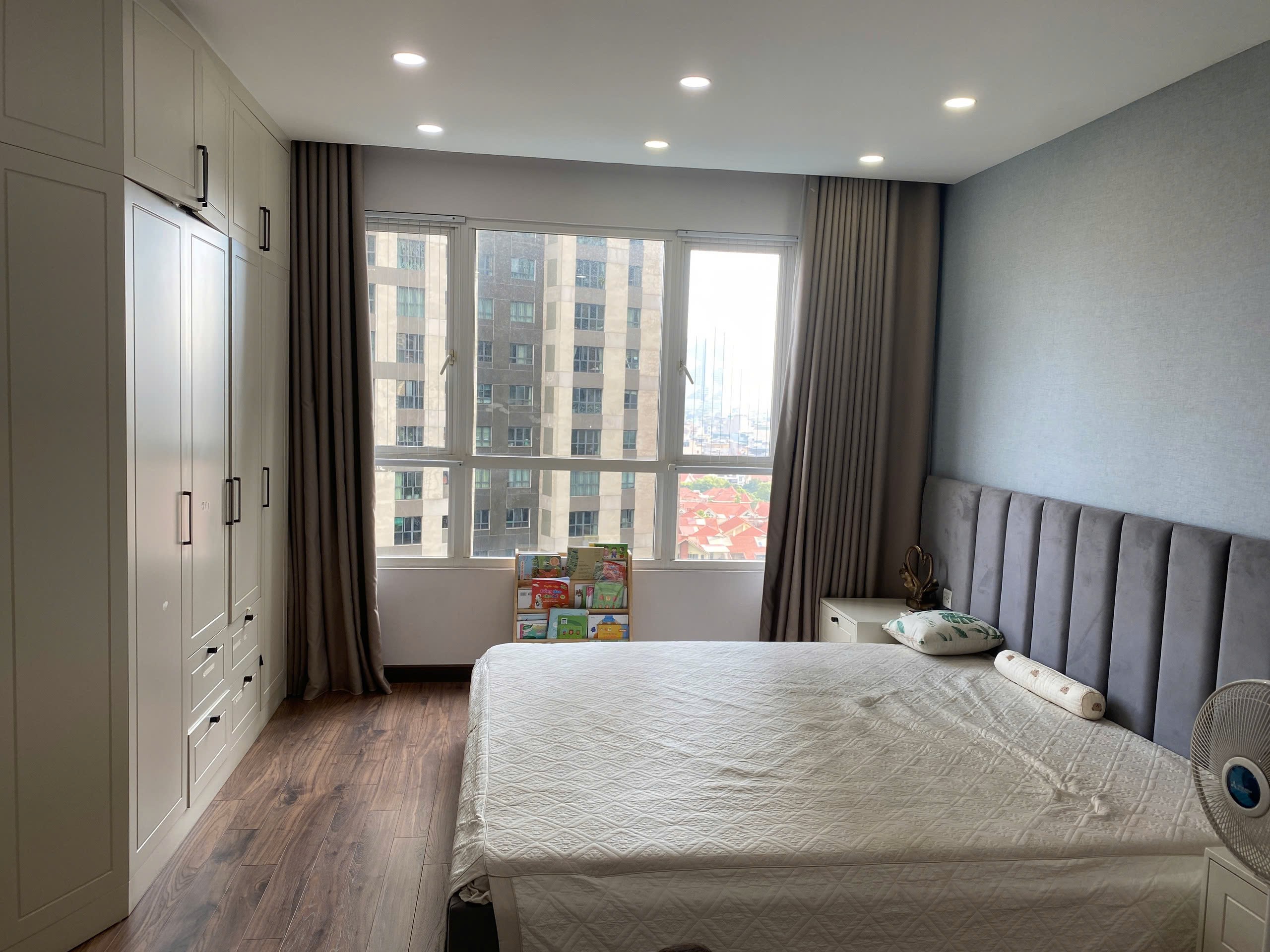 BÁN GẤP căn 3PN Seasons Avenue - 117m2 - FULL ĐỒ giá 7.x tỷ 4
