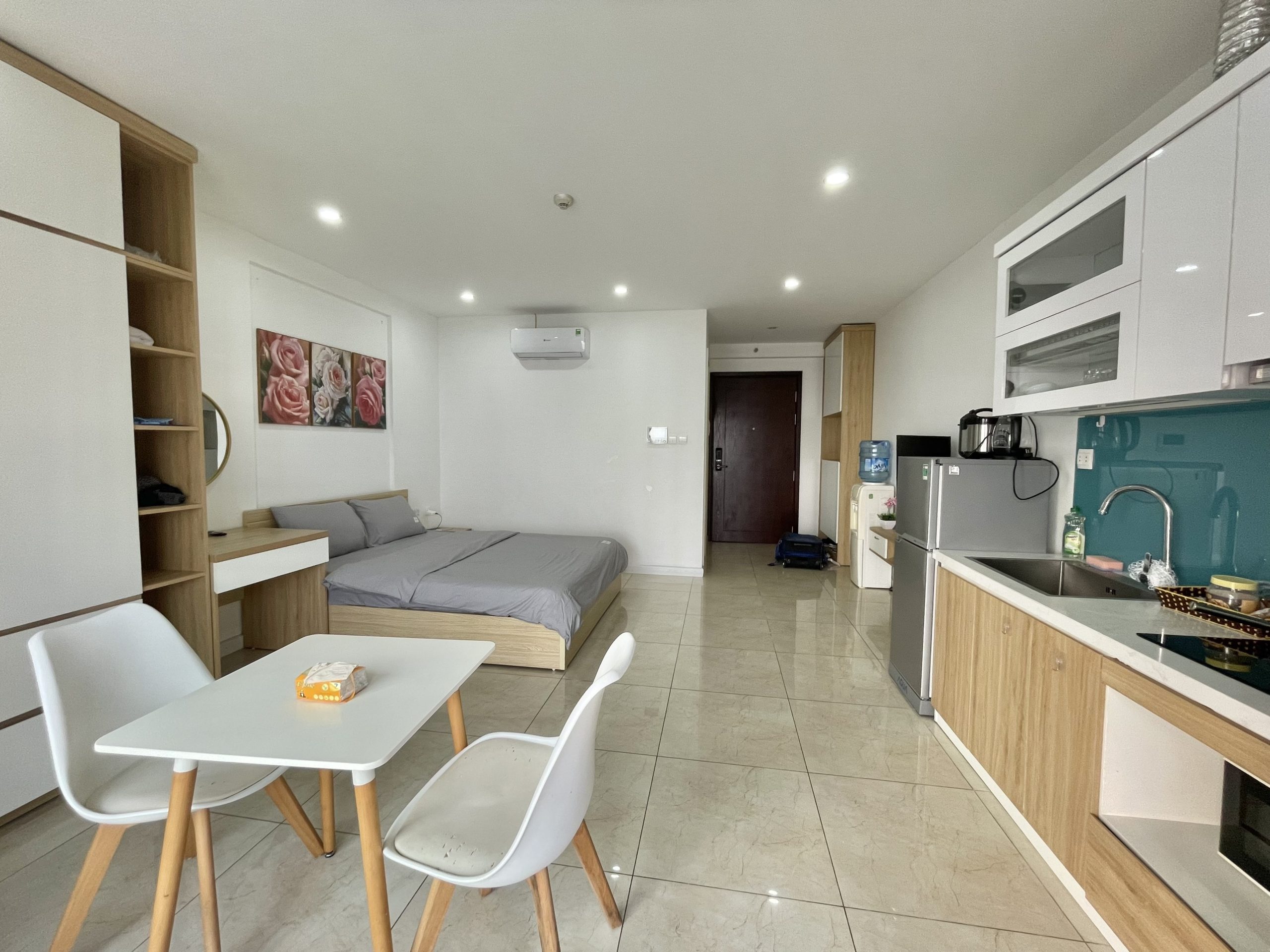 Bán căn STUDIO Vinhomes D'Capitale - VIEW HỒ giá 3.5x TỶ 3