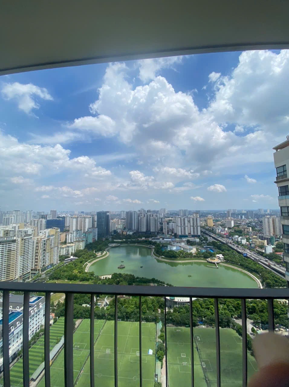 Cần bán căn STUDIO tại Vinhomes D'Capitale, VIEW HỒ 4