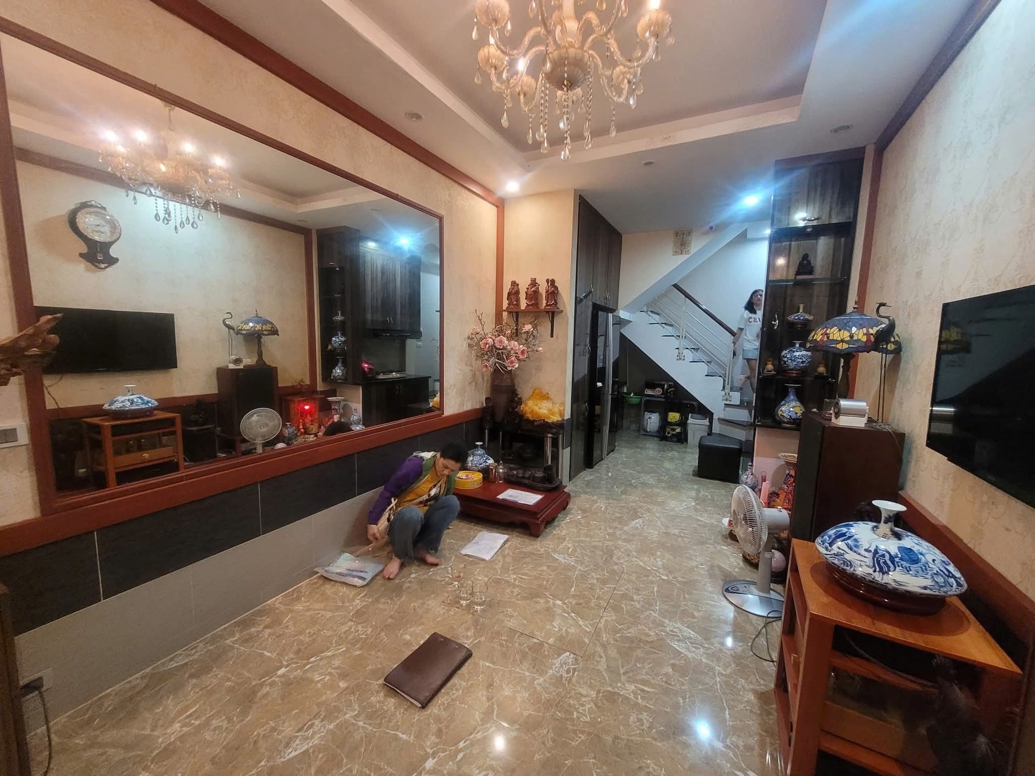BÁN NHÀ TÔN ĐỨC THẮNG ĐỐNG ĐA NHÀ ĐẸP Ở LUÔN NGÕ RỘNG THOÁNG 5 TẦNG 7,5 TỶ 4