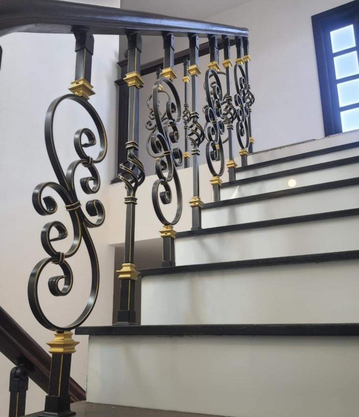 Tôi cho thuê nhà mới, hai cửa đi, Hoàng Văn Thái, 96m2x 5T vỉa hè 29 Tr 2