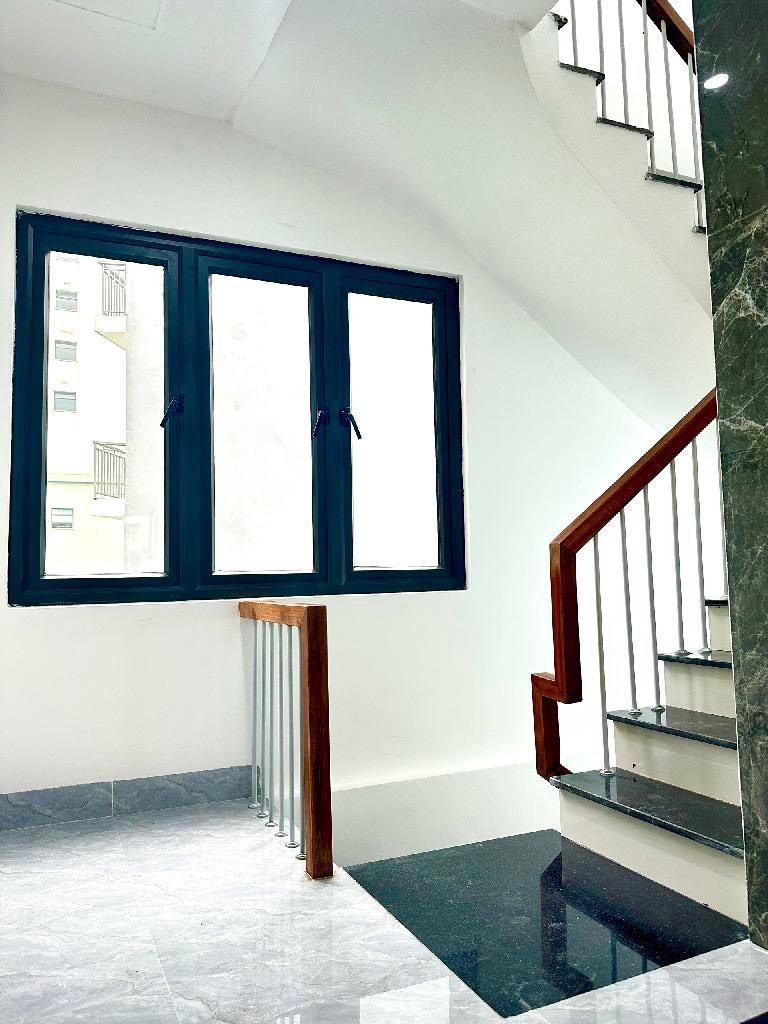 Cho thuê nhà mới, lô góc, thang máy,vỉa hè, 116m2- 4T, Hoàng Quốc Việt_44 Tr 2