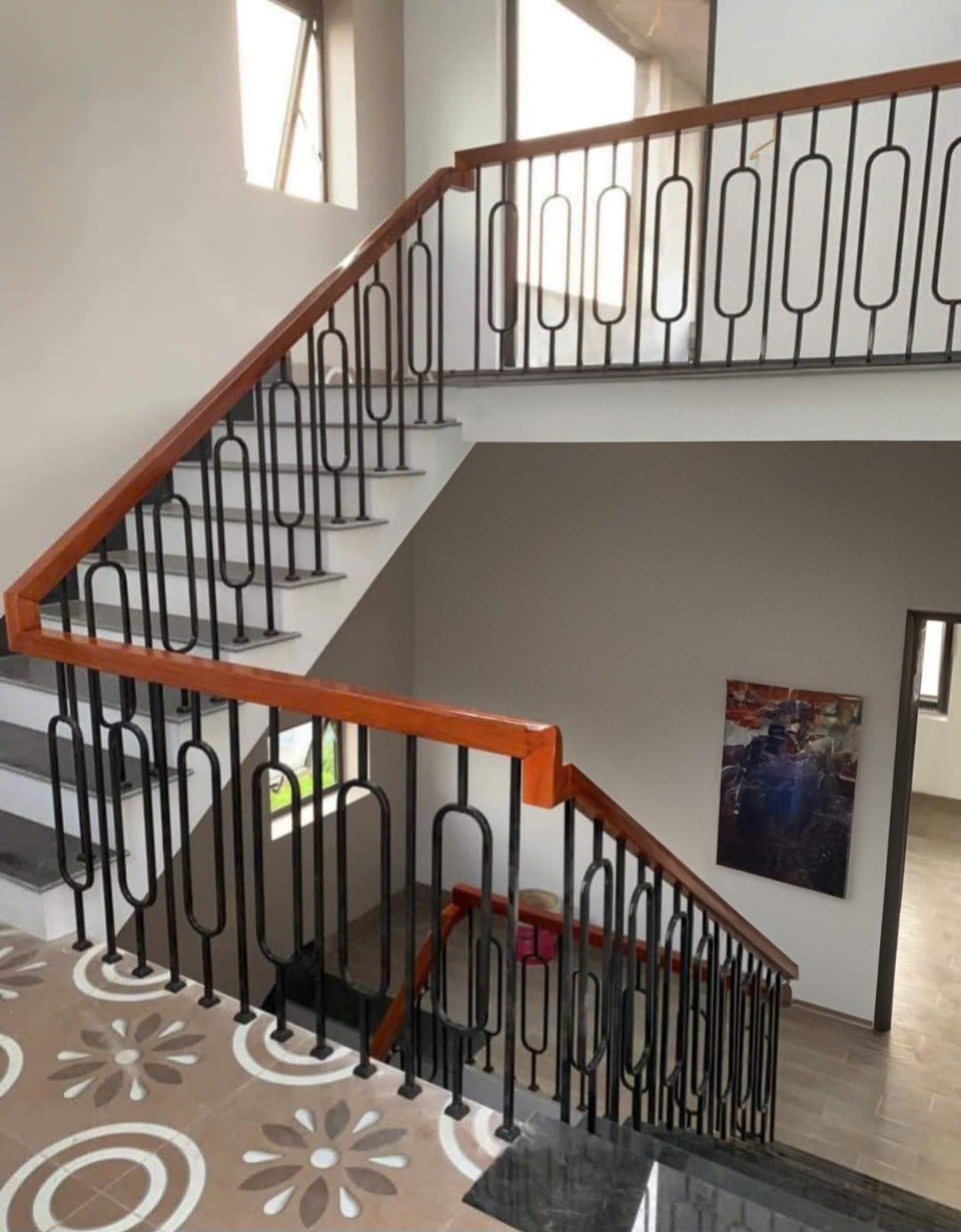 Nhà mình cho thuê nhà mới, lô góc, 98m2_ 4T; vỉa hè, Lạc Trung-31 Tr 2