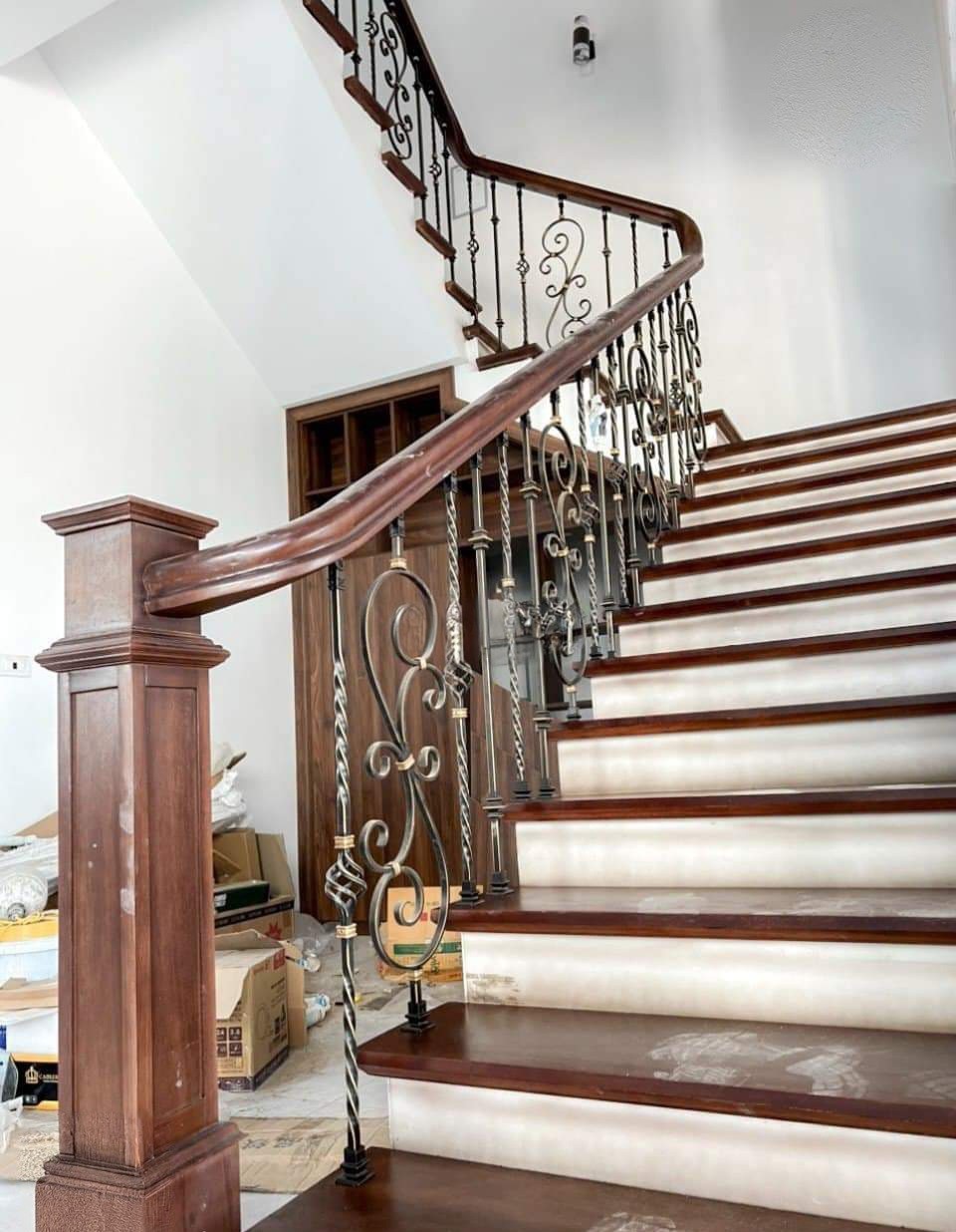 Tôi cho thuê nhà mới, hai cửa đi, Hoàng Văn Thái, 97m2x 5T vỉa hè 31 Tr 2