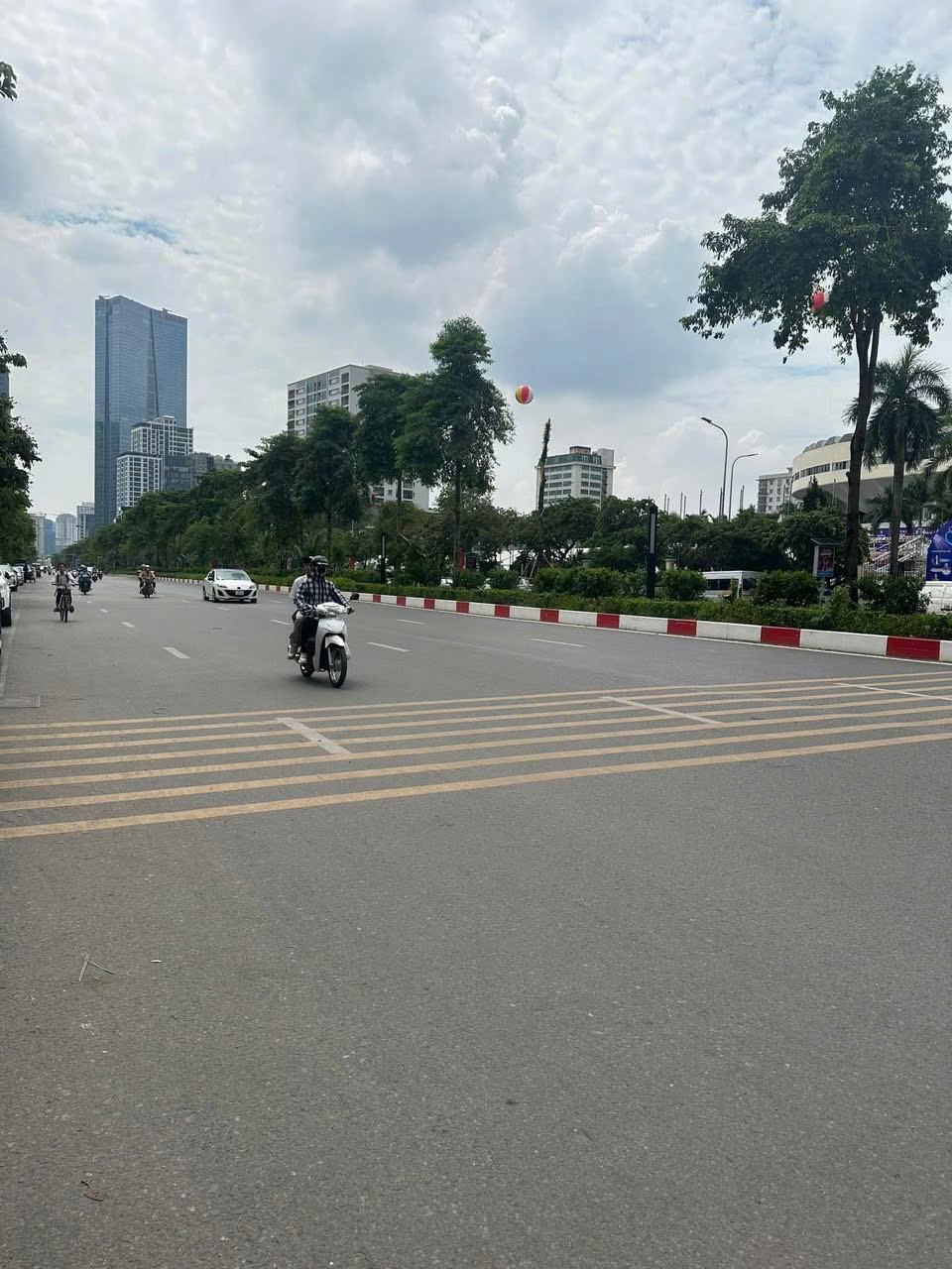 KHÔNG CÓ CĂN THỨ 2 TRÊN PHỐ LIỄU GIAI VĂN CAO – TÒA NHÀ 10 TẦNG - DÒNG TIỀN 250 TRIỆU/THÁNG – GIÁ