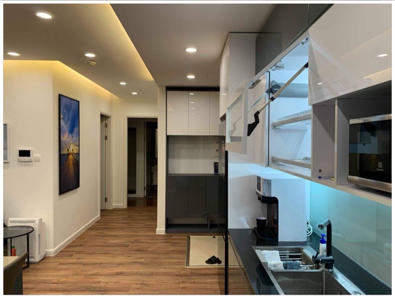 Bán căn 2PN tòa C6 Vinhomes D'capitale - FULL ĐỒ - 8.1 tỷ bao phí 3