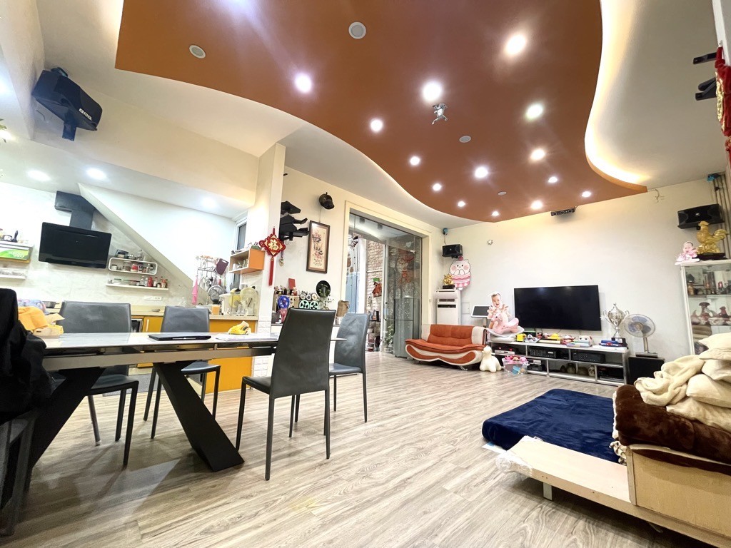 ĐỒNG NHÂN,HAI BÀ TRƯNG 23tỷ 101m GẦN PHỐ NHẤT KHU VỰC,HÀNG HIẾM,GIÁ ĐẦU TƯ 4