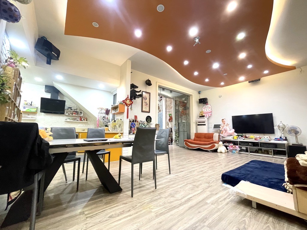 ĐỒNG NHÂN,HAI BÀ TRƯNG 23tỷ 101m GẦN PHỐ NHẤT KHU VỰC,HÀNG HIẾM,GIÁ ĐẦU TƯ 3