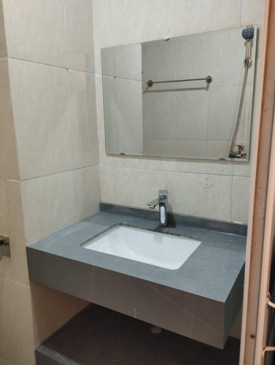 Tôi cho thuê nhà hai cửa đi, mới, Trúc Bạch; vỉa hè 100m2* 4T- 30 Tr 3