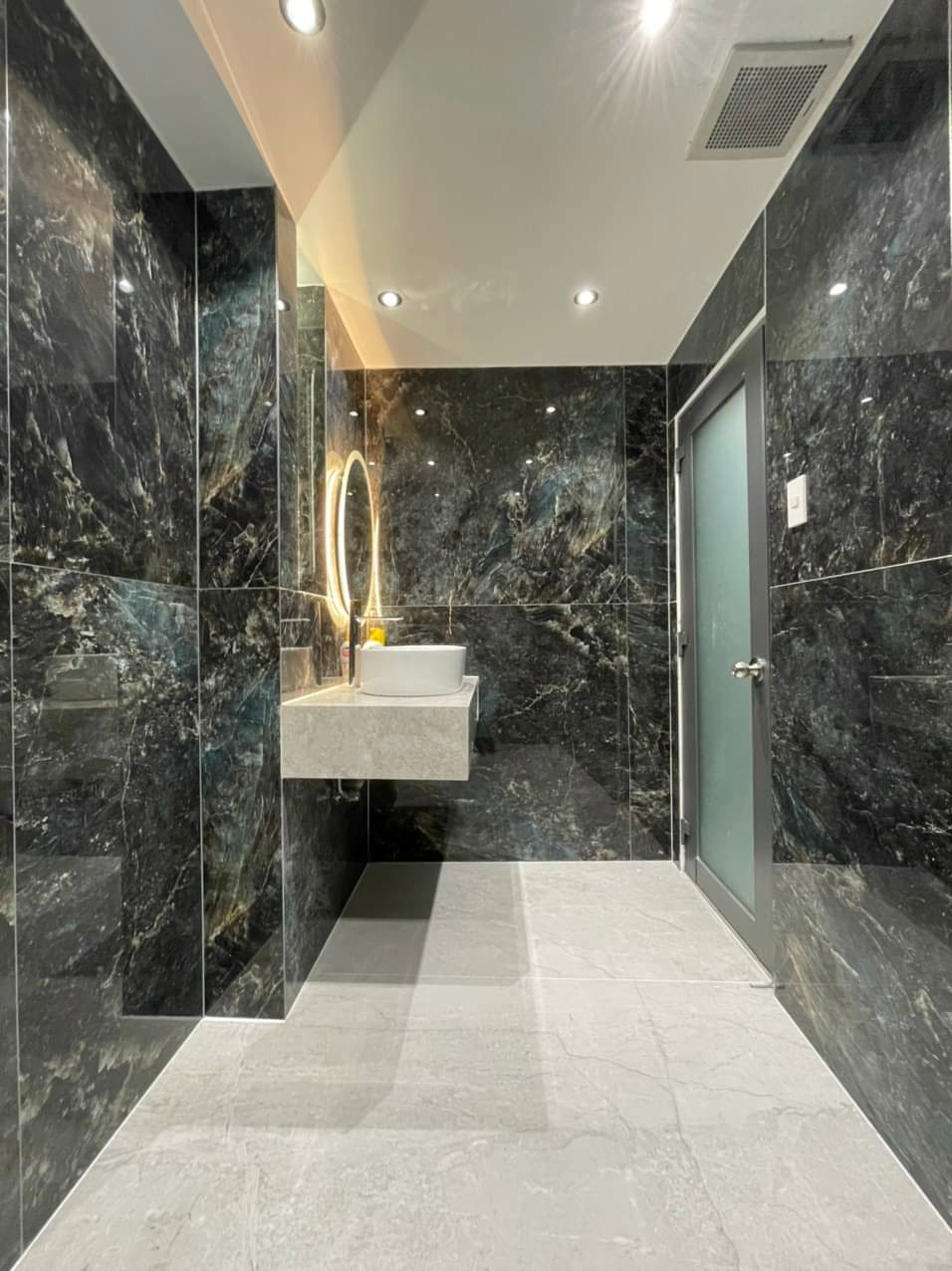Tôi chủ nhà cho thuê nhà lô góc, mới,vỉa hè, 113m2- 5T, Duy Tân_44 Tr 3