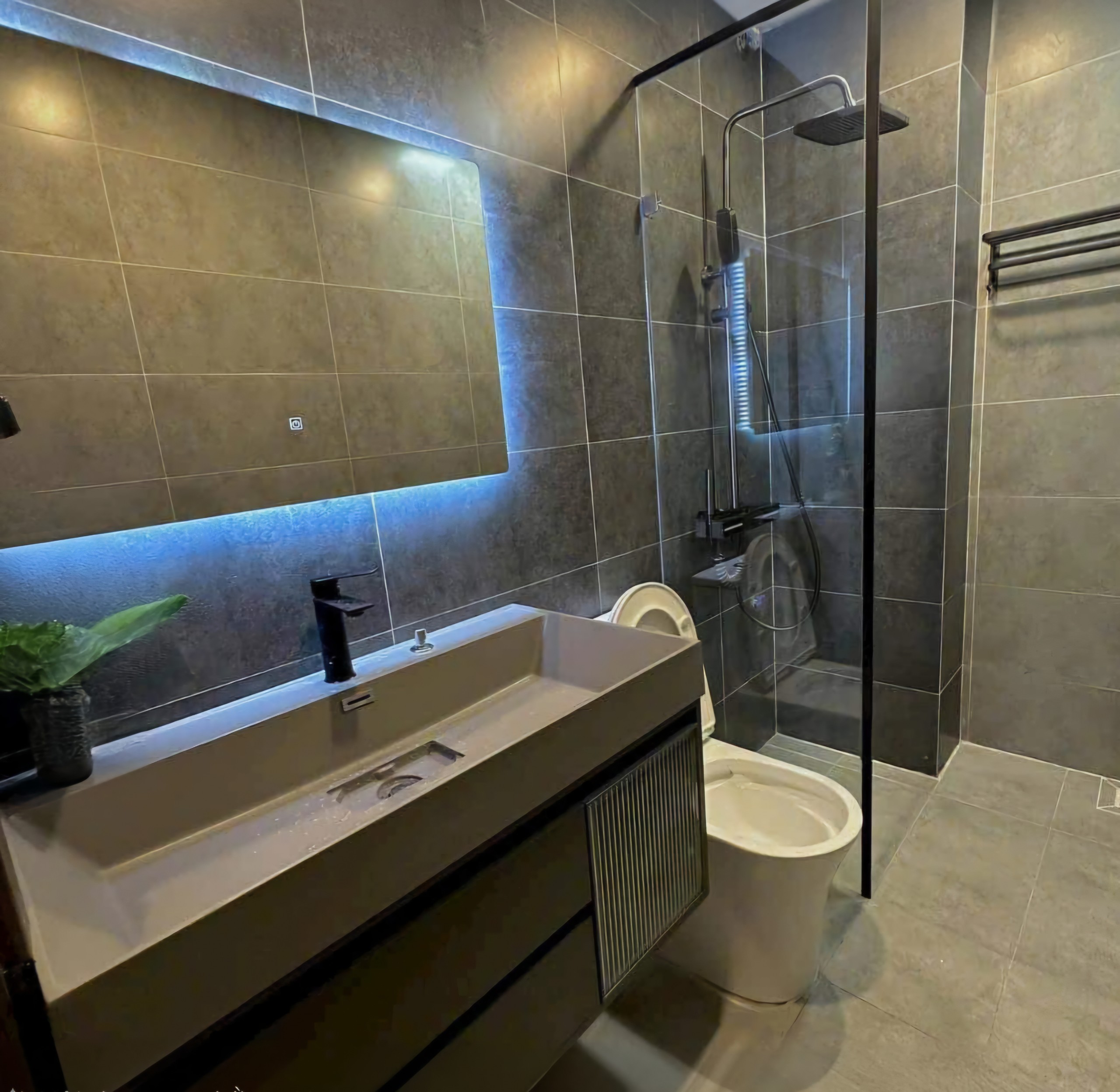 Mình cho thuê nhà đẹp, căn góc, Nguyễn Thị Định, 94m2x 4T vỉa hè 30 Tr 3
