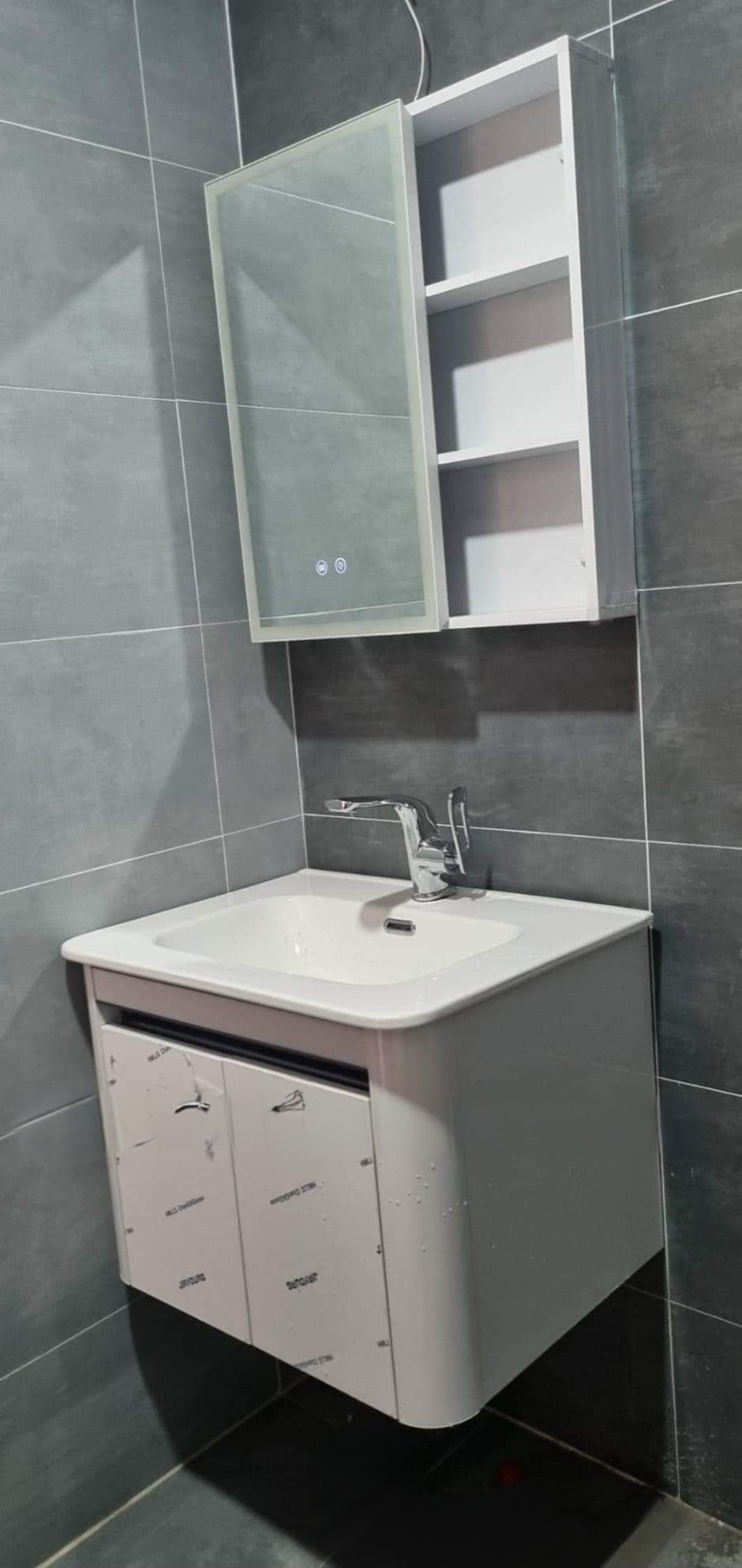 Cho thuê nhà mới, căn góc, Phạm Ngọc Thạch, 104m2x 5T vỉa hè 29 Tr 2