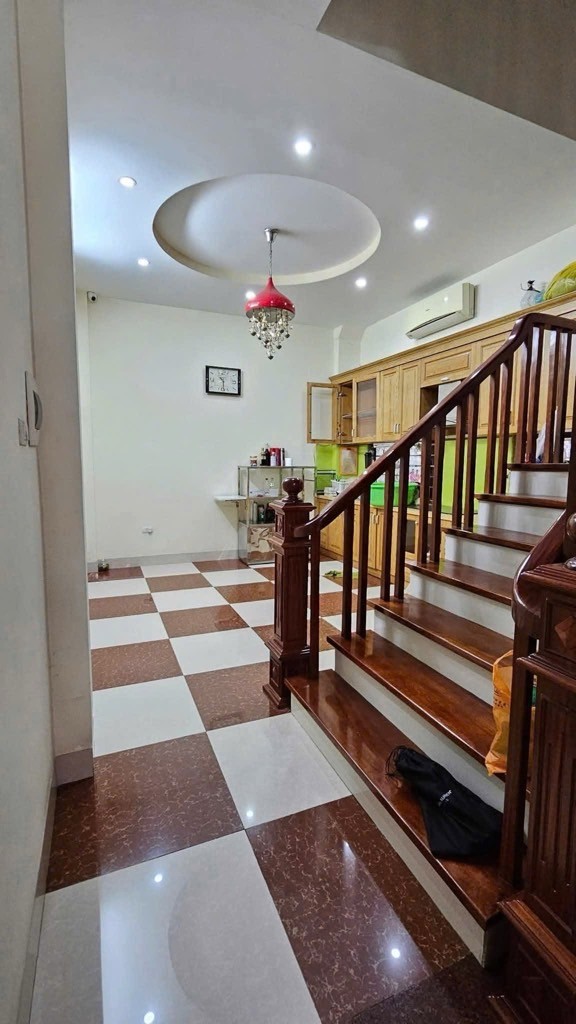 Bán nhà Trần Quốc Hoàn, Cầu Giấy, lô góc, ô tô tránh, 42m2, 6 tầng, chỉ 21.5 tỷ 2