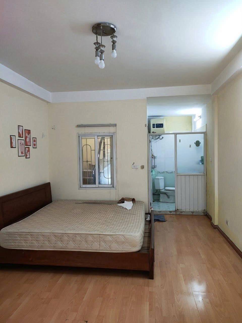 Cho thuê nhà nguyên căn ngõ 260 đường Cầu Giấy 30m x 5T, 3PN4VS giá 11.5 triệu