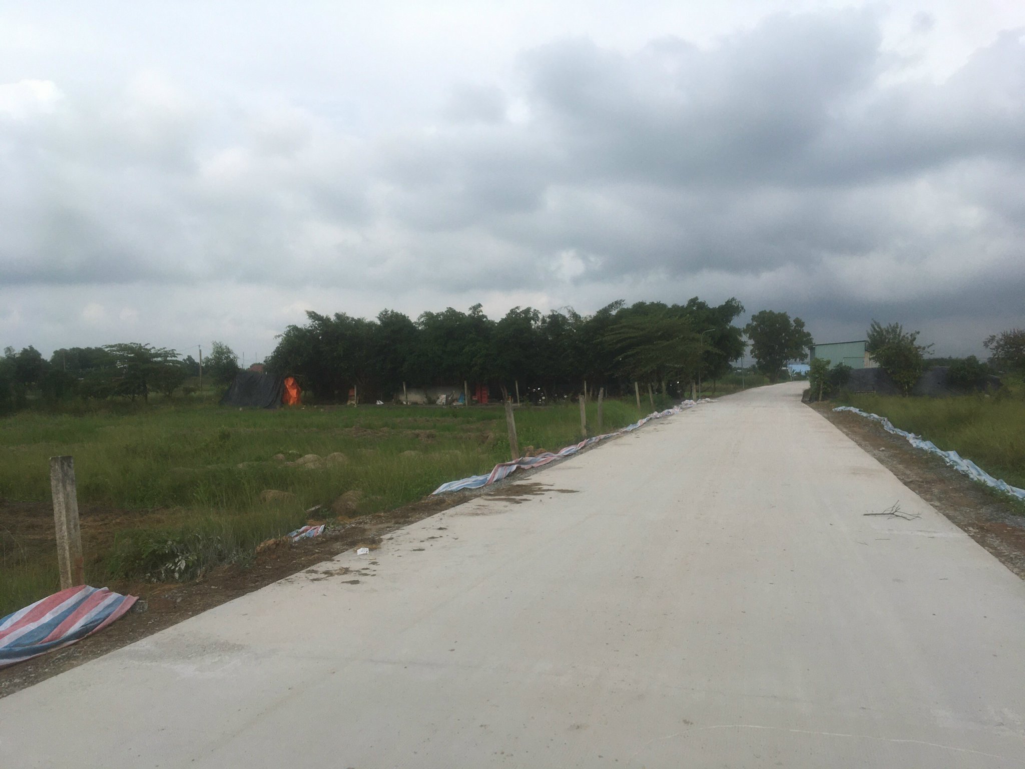 Siêu phẩm nhà vườn 1000m2 (300 thổ + 700 vườn ) xã Phước Đông mt xe tải giá rẻ 3 tỏi 2