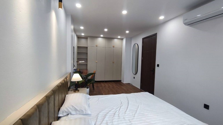 Cho thuê căn hộ 1PN rộng 65m2 tại Vũ Miên, Tây Hồ, đầy đủ nội thất đẹp, hiện đại, ban công thoáng 2