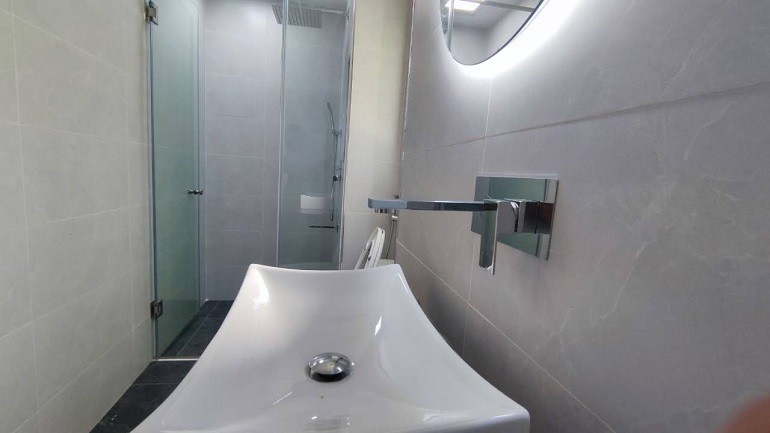 Cho thuê căn hộ 1PN rộng 65m2 tại Vũ Miên, Tây Hồ, đầy đủ nội thất đẹp, hiện đại, ban công thoáng 3