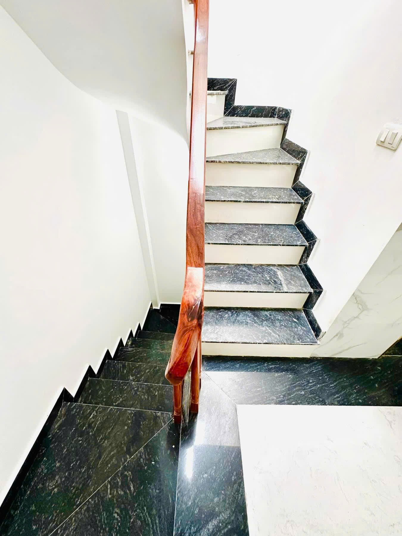 Bán nhà phố Võ Chí Công 35m2 4tầng 6.25 tỷ Cầu Giấy 4