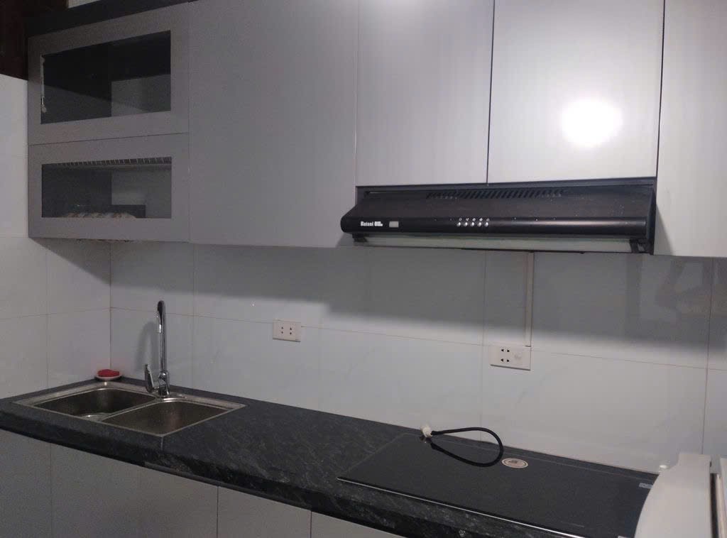 Cho thuê nhà tập thể tầng 1 Hoàng Quốc Việt, Cầu Giấy 65m, 2 ngủ đẹp giá 11tr, ô tô, KD 6