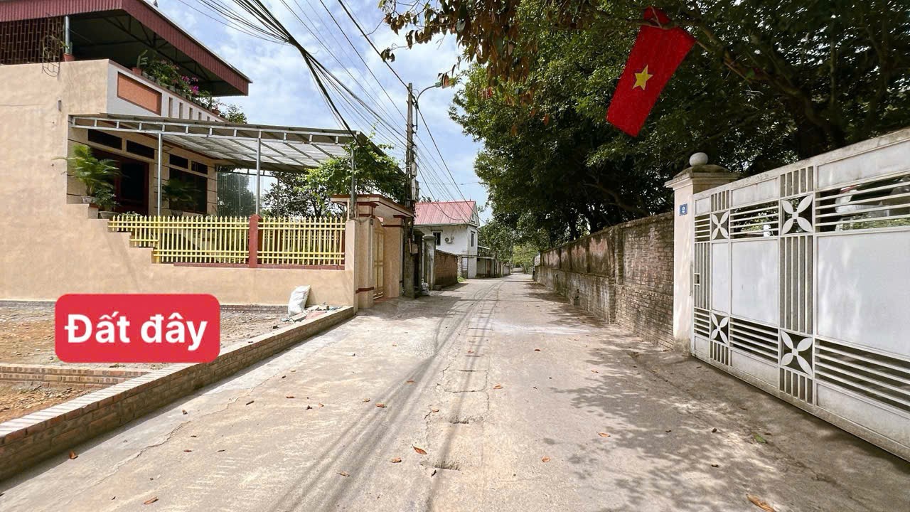 CC CẦN BÁN GẤP MẢNH ĐẤT-PHÂN LÔ- 2 ÔTÔ TRÁNHTHỊ XÃ SƠN TÂY-HÀ NỘI 3