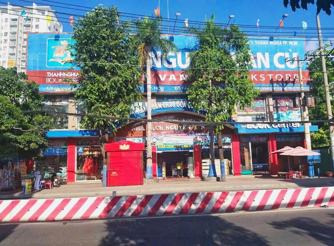 Mặt bằng kinh doanh 30x50 sàn hơn 2000m² 516 Huỳnh Tấn Phát Q7