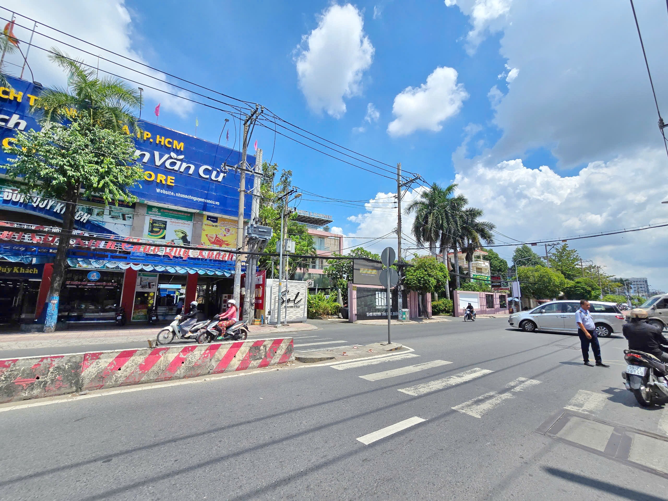 Mặt bằng kinh doanh 30x50 sàn hơn 2000m² 516 Huỳnh Tấn Phát Q7 4