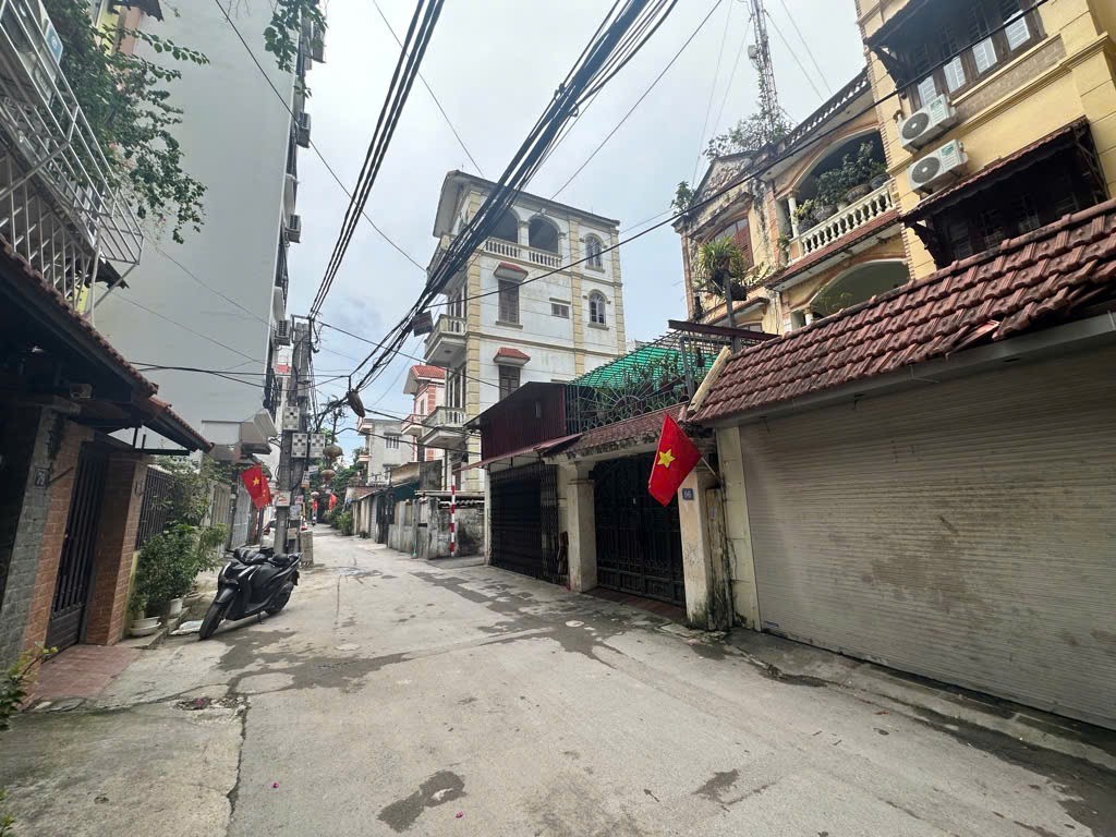 Nhà mới Lạc Long Quân - ngõ thông - thang máy - 5 tầng giá nhỉnh 12 tỷ. 3