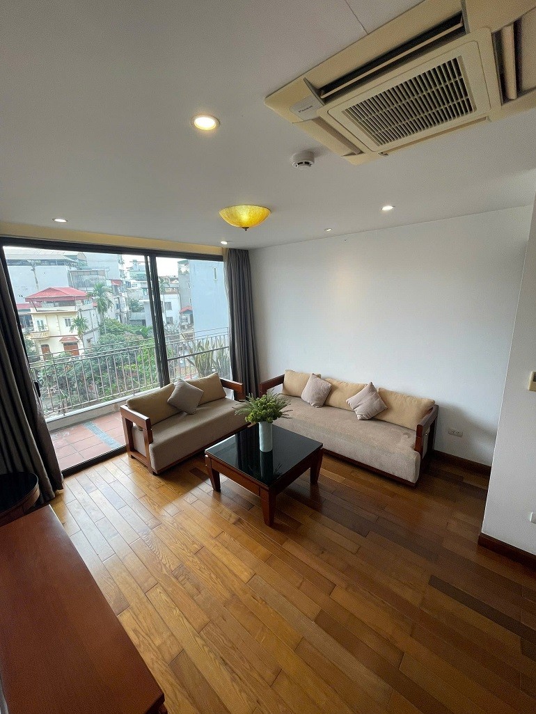 Cho thuê căn hộ 2PN rộng 100m2 tại Xuân Diệu, Tây Hồ, đầy đủ nội thất đẹp