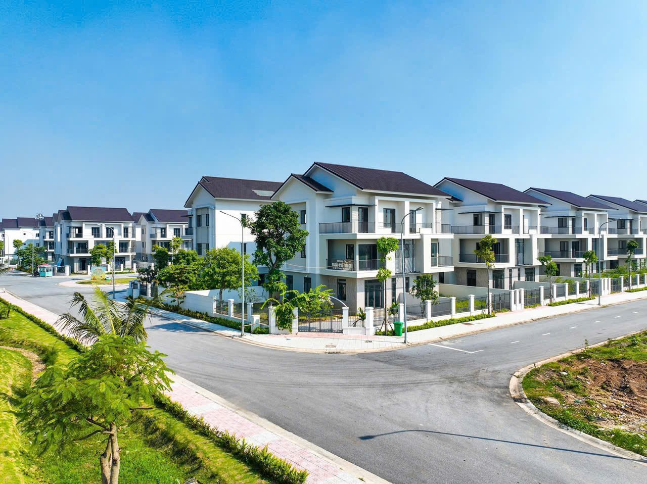 Biệt Thự Song Lập 200m² – Không Gian Sống Hoàn Hảo 4