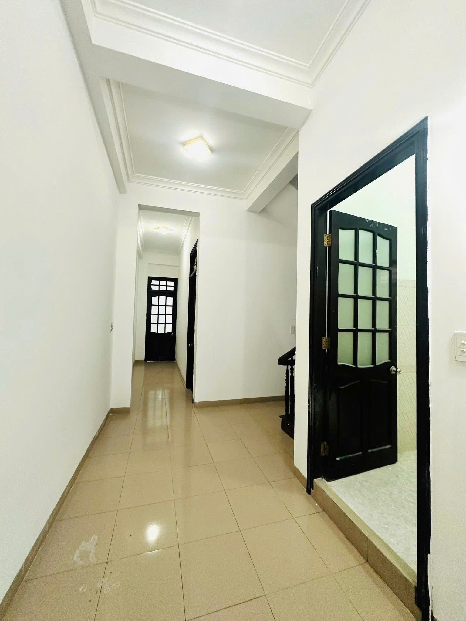 Nhà mặt tiền phố kinh doanh đường Ông Ích Khiêm gần Phú Gia Compound