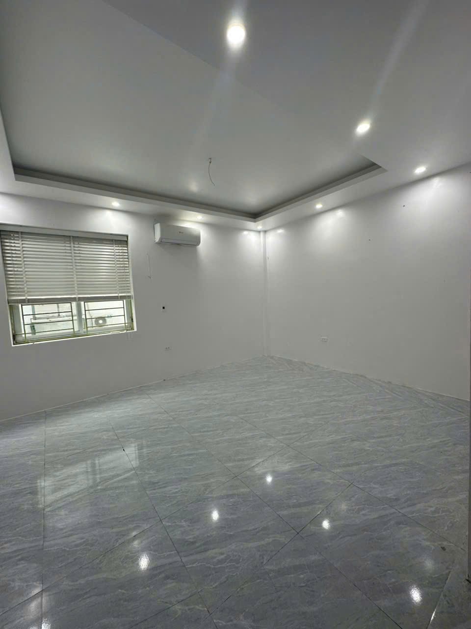 Cho thuê nhà Vinaconex 3 Trung Văn làm văn phòng, 100m2, 5 tầng, thang máy 2