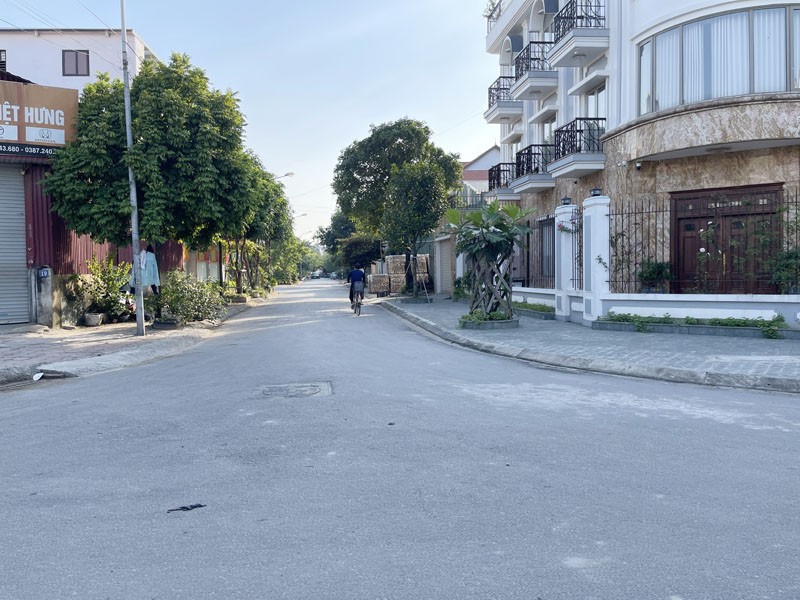 Chuyển công tác bán 136m2 Đất Khu Đô Thị 31ha Trâu Quỳ, Phường Gia Lâm - Vị Trí Vàng KD