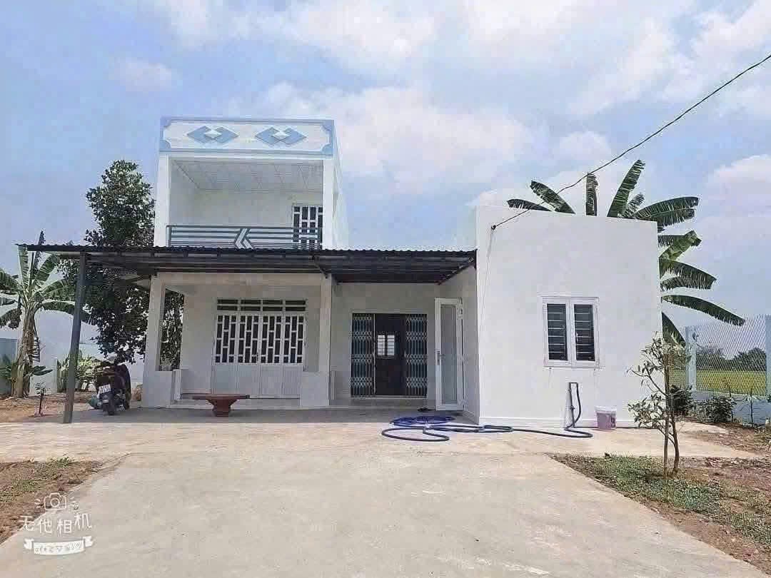 Nhà vườn hẻm Nguyễn Văn Thọ, xã Lạc Tấn, huyện Tân Trụ tổng dt 500m2 2pn 2wc giá 2 tỷ 5