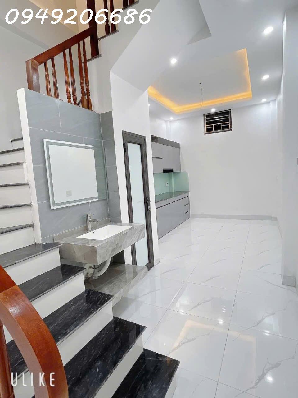 CẦN BÁN GẤP – NHÀ 3 TẦNG MỚI XÂY – NGÕ ĐƯỜNG HÙNG VƯƠNG – CHỈ VIỆC XÁCH VALI VỀ Ở.Giá Chỉ NHỈNH 1 5