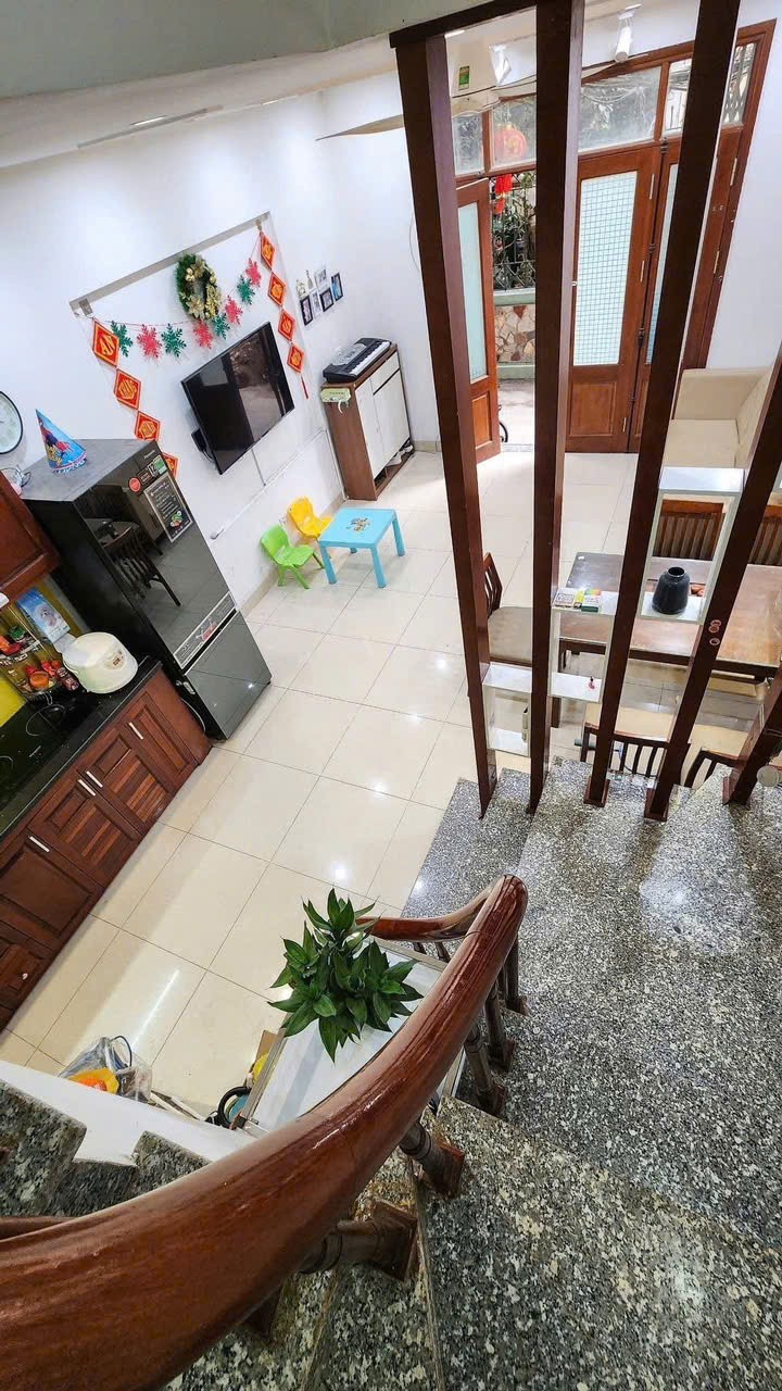 GIÁP BÁT- GIẢI PHÓNG -38M2-6.95 (CTL) Ô TÔ GẦN- 3 THOÁNG- 3 BƯỚC RA PHỐ LỚN- NHÀ Ở NGAY