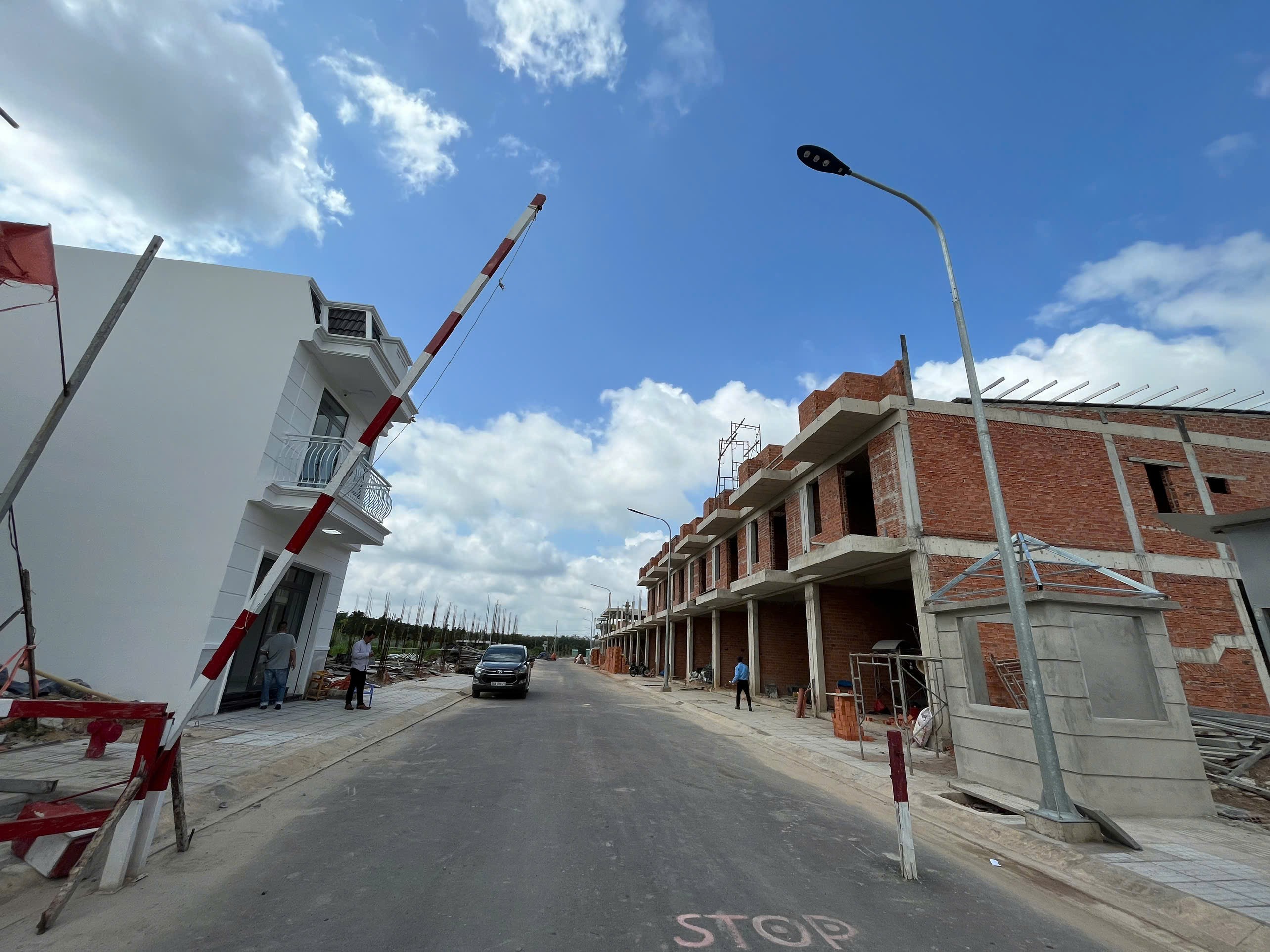 Bán nhà hoàn thiện, đối diện KCN Rạch Bắp, Gần Vành Đai 4 2