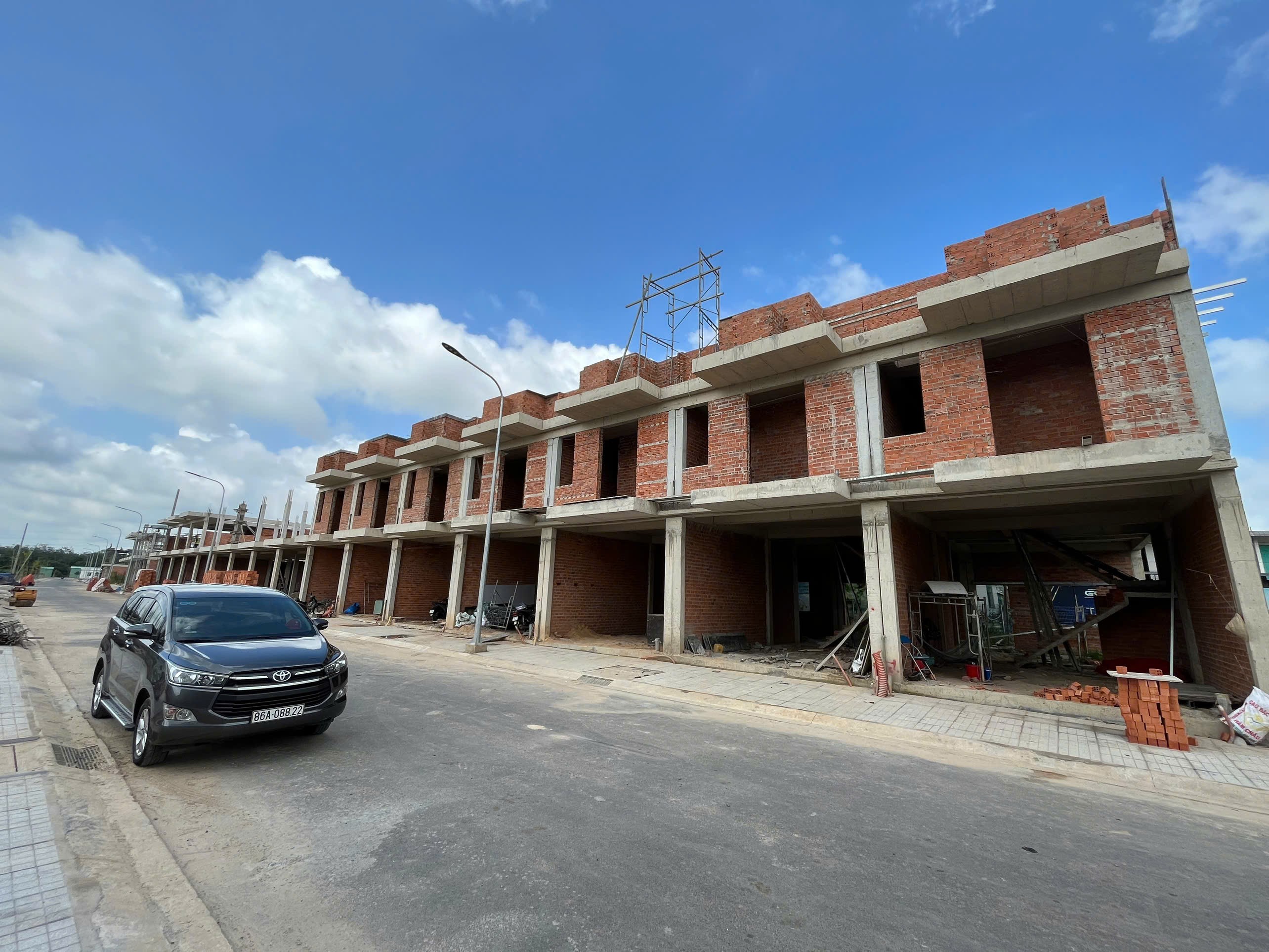 Bán nhà hoàn thiện, đối diện KCN Rạch Bắp, Gần Vành Đai 4 3