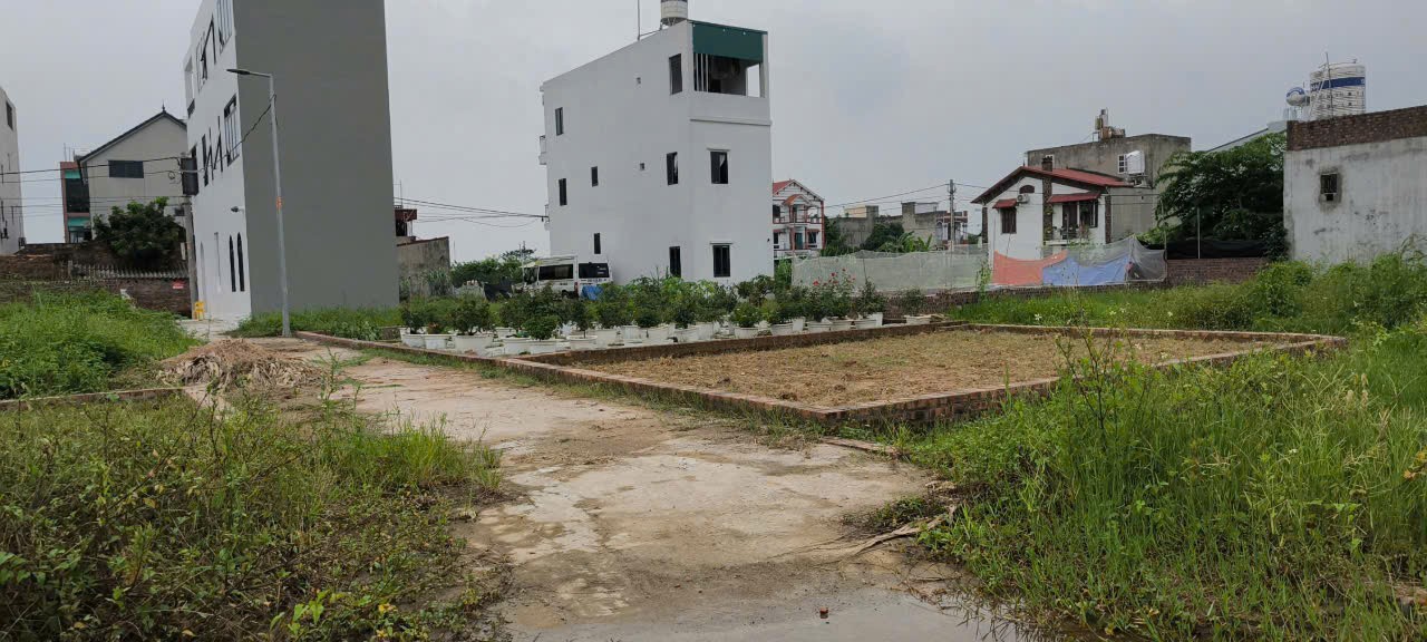 Bán lô đất 3 mặt thoáng, tổ 10 (Cũ), Quang Minh, Mê Linh. Đường 3m, ô tô qua lại. Gần KCN
