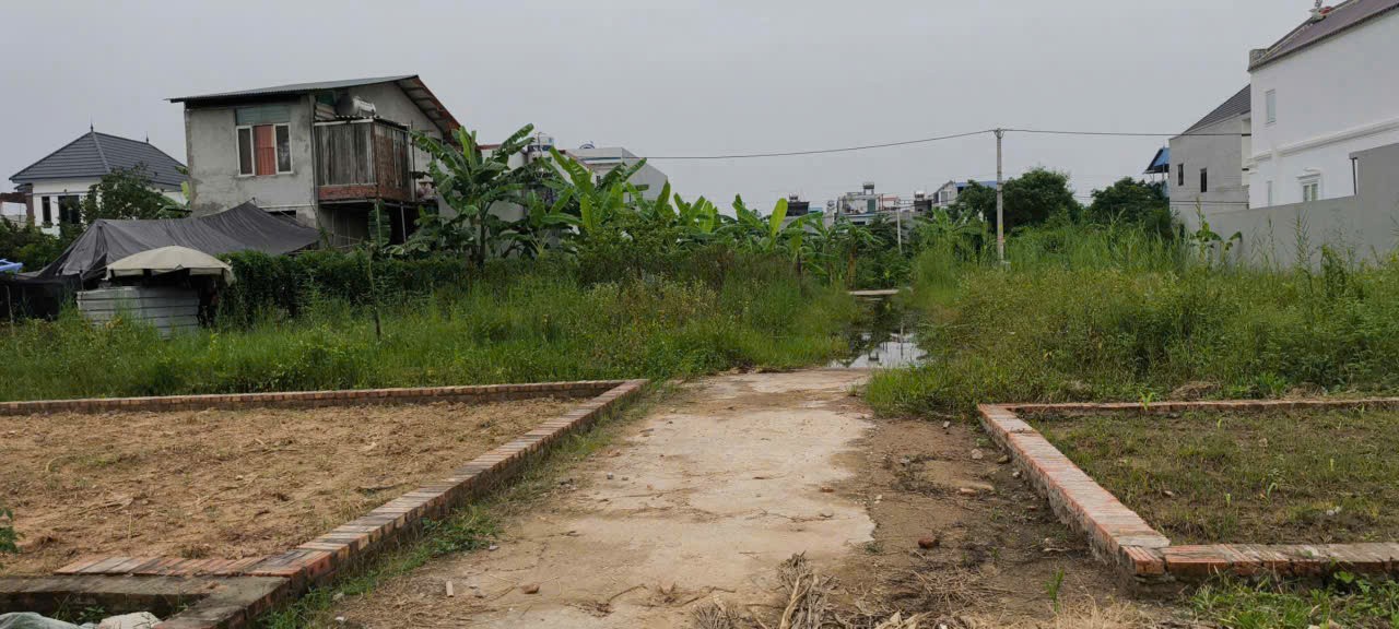 Bán lô đất 3 mặt thoáng, tổ 10 (Cũ), Quang Minh, Mê Linh. Đường 3m, ô tô qua lại. Gần KCN 2
