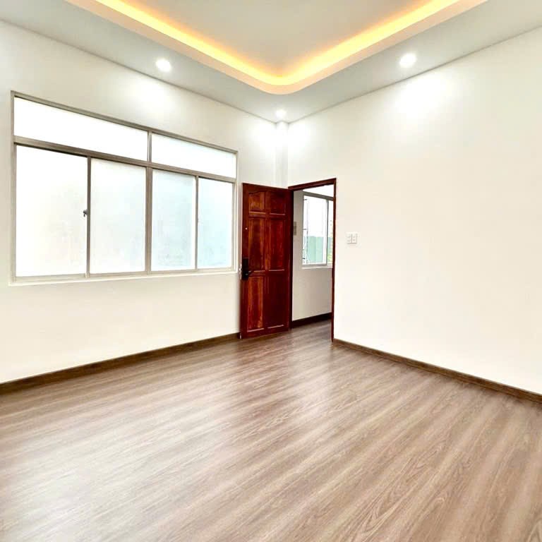 12 Tỷ: ngang 12m- Quận 10 ngay chợ An Đông, Medic Hòa Hảo- nhà 4 Tầng Xe hơi trong nhà. 0933910039 4