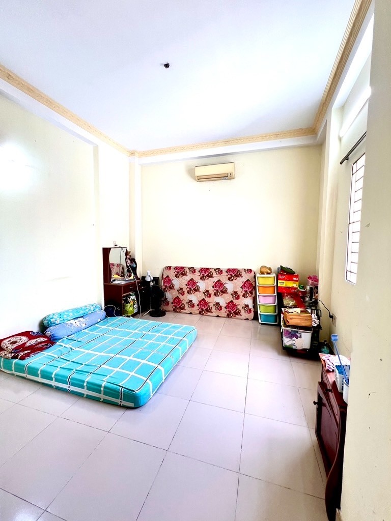 Bán Gấp Nhà Hẻm Dien Tich To Huỳnh Tấn Phát, Quận 7: 76m2, 3 Tầng, 5PN, Đông, Giá 6.8 Tỷ, 4