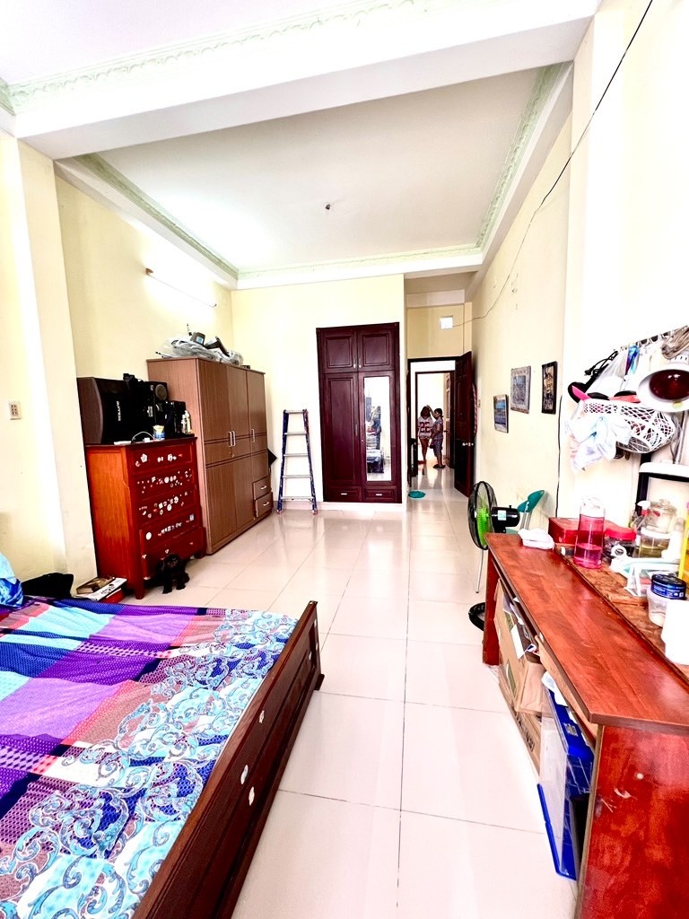Bán Gấp Nhà Hẻm Dien Tich To Huỳnh Tấn Phát, Quận 7: 76m2, 3 Tầng, 5PN, Đông, Giá 6.8 Tỷ, 2