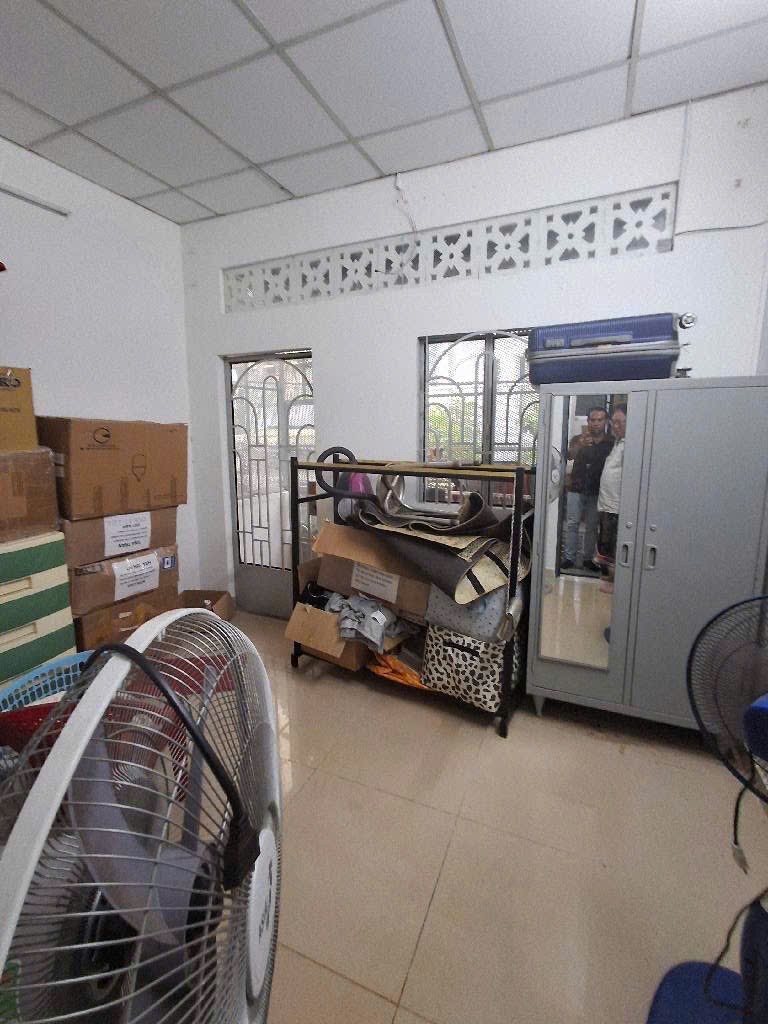 Nhà Hẻm Lâm Văn Bền, Quận 7: 36m2, 3 Tầng, 4PN, Giá Hời Chỉ 4.5 Tỷ, Sổ Đỏ 5