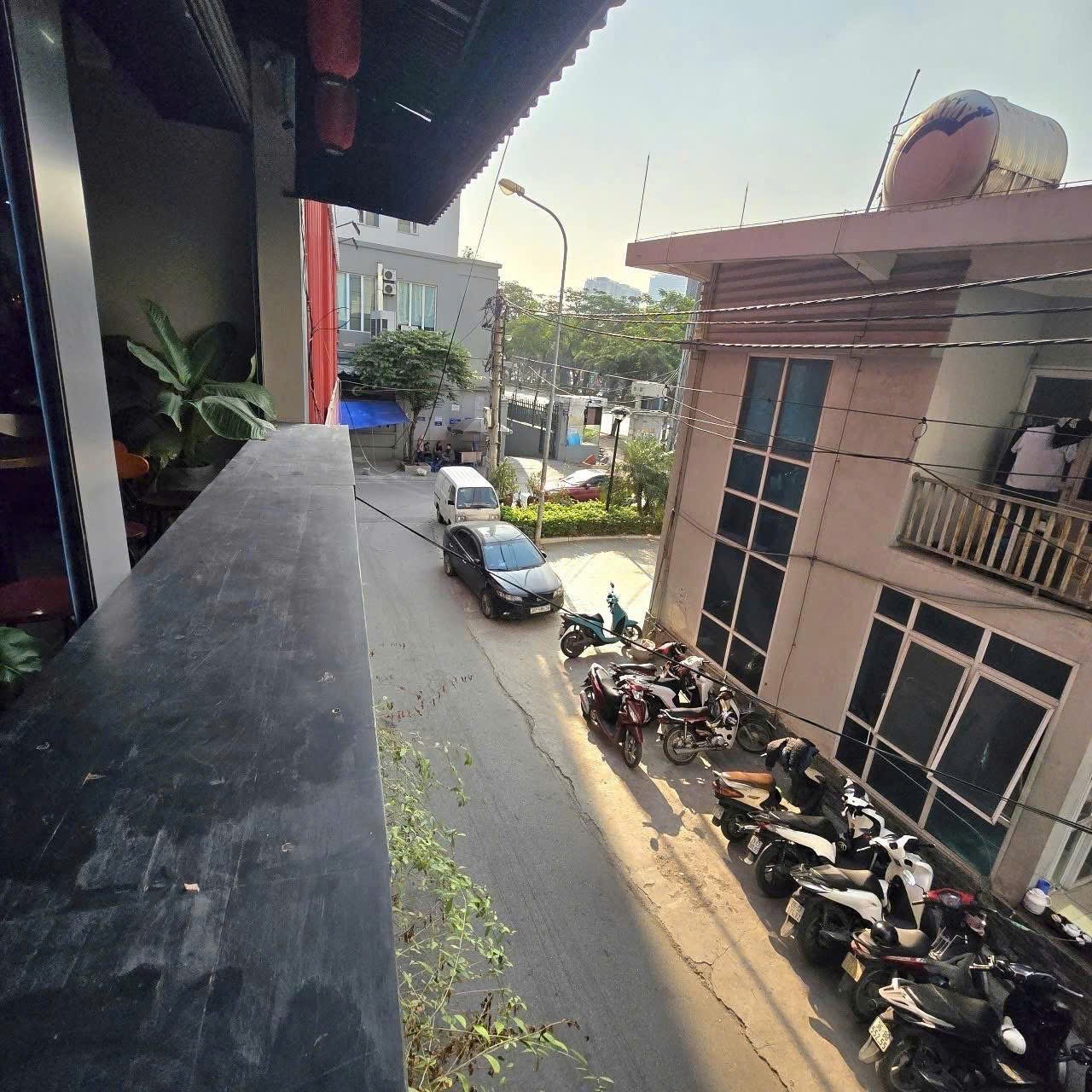 Cần bán Nhà mặt tiền đường Lạc Long Quân, Phường Xuân La, Diện tích 75m², Giá 45 Tỷ 3