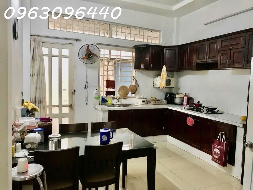 Bán Gấp Nhà Hẻm Trần Xuân Soạn, Quận 7: 36m2, 2 Tầng, 3PN Giá Chỉ 6.1 Tỷ