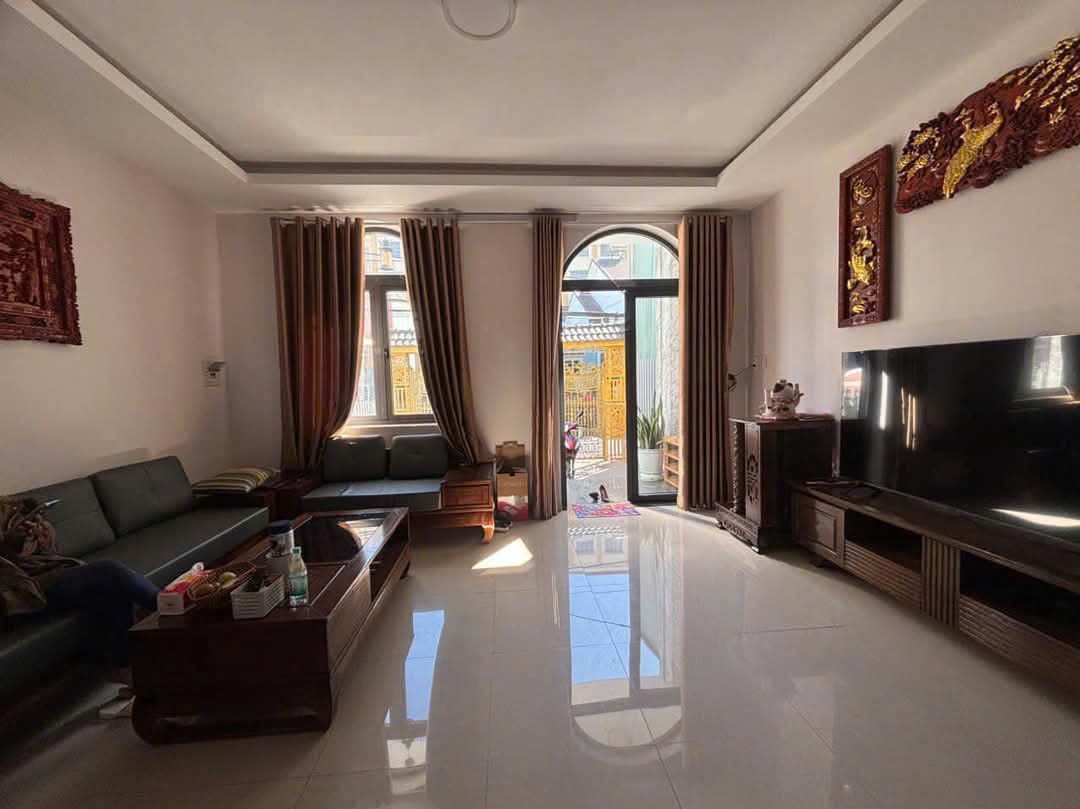 CHO THUÊ VILLA FULL NỘI THẤT 4 PHÒNG NGỦ CAO THẮNG TP ĐÀ LẠT 15TR/THÁNG 3